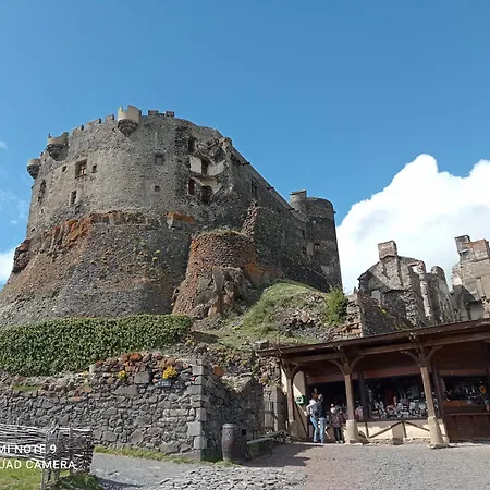 Des Fontaines Claires * Aydat