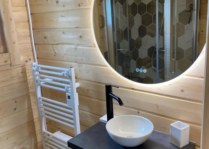 Des Fontaines Claires Шале Айда